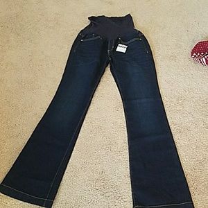 Gap maternity jean nwt